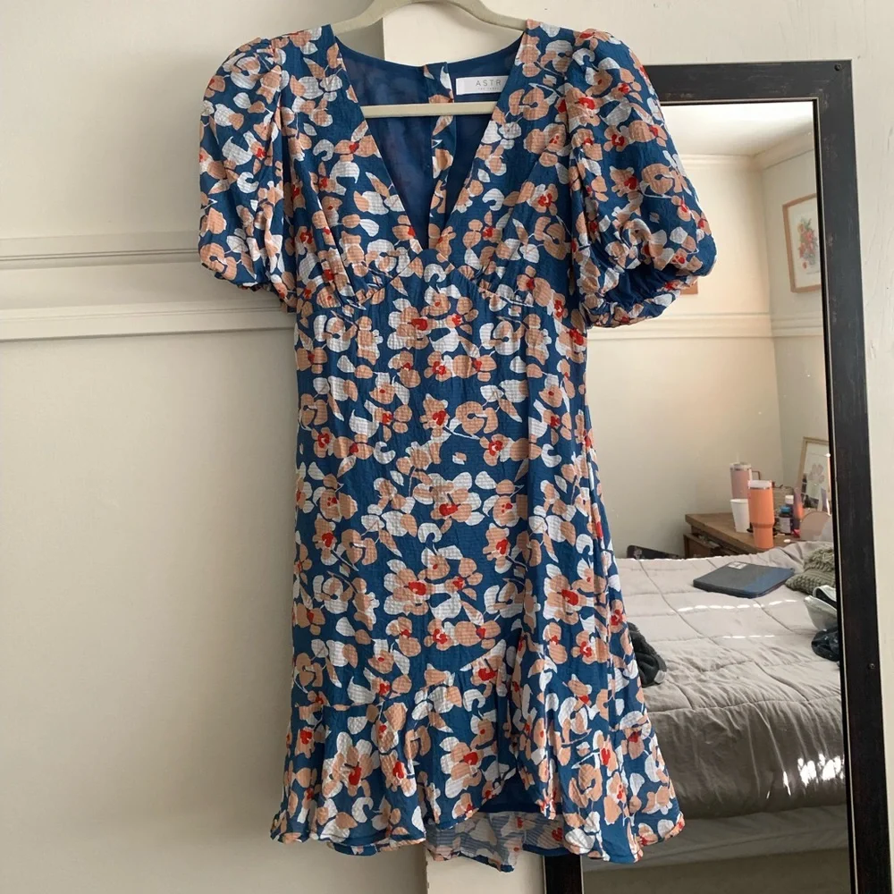ASTR the label Puff Sleeve Cutout Dress - Picture 3 of 6